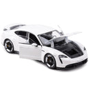 Miniatura Porsche™ Taycan Turbo S em Metal 1:24
