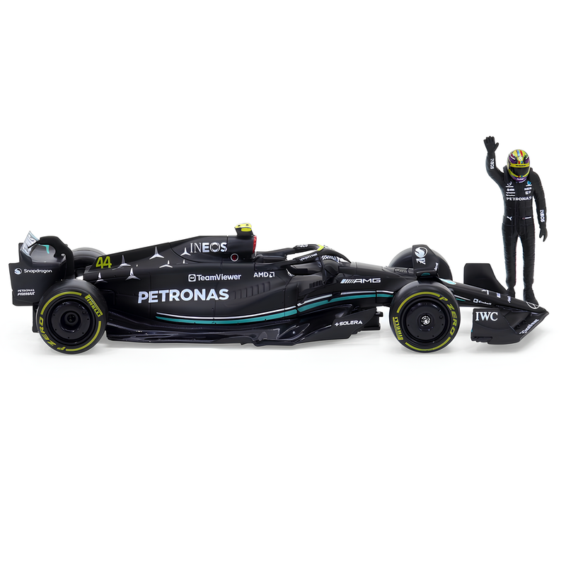 Miniatura Fórmula 1 Mercedes-AMG F1 W14 1:24 + Piloto Lewis Hamilton