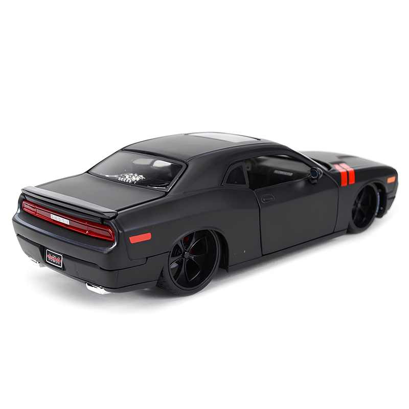 Miniatura Dodge Challenger 2008 1:24 em Metal