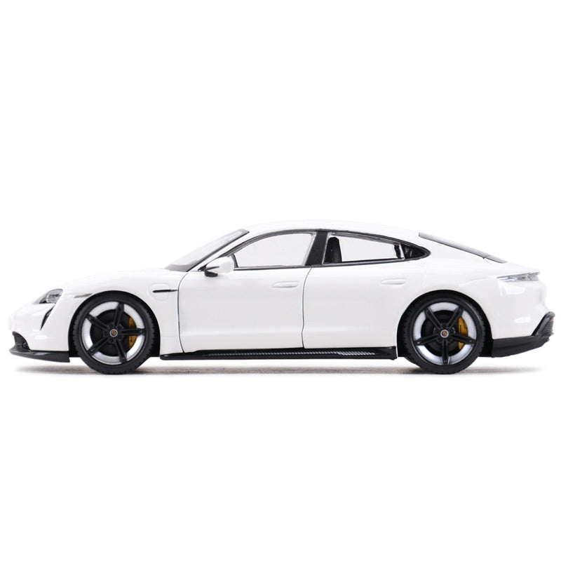 Miniatura Porsche™ Taycan Turbo S em Metal 1:24