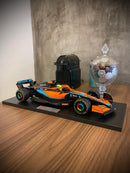 MINIATURA F1 MCLAREN MCL36 / L. NORRIS - ESCALA 1:10 COM 53CM